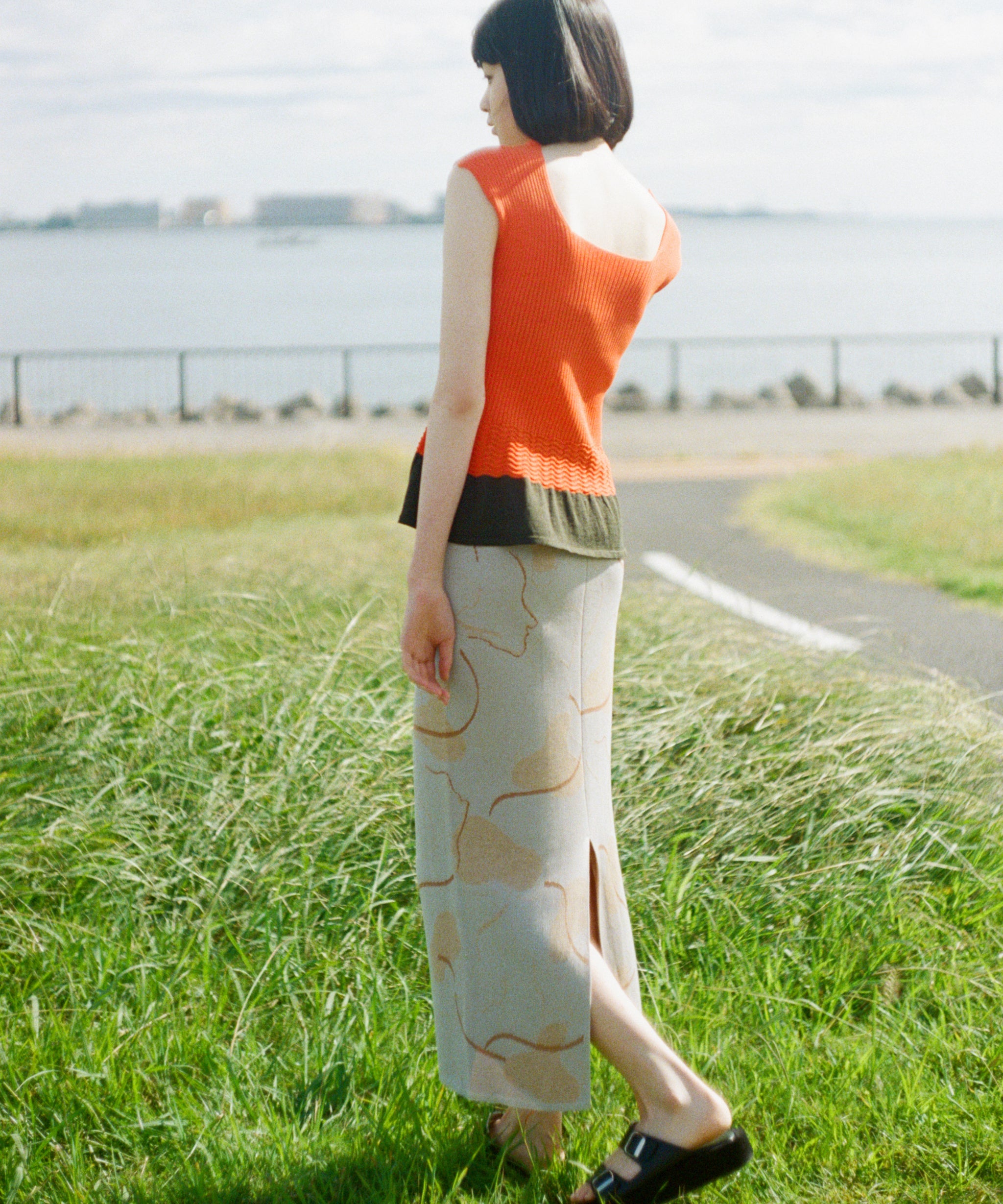 SILHOUETTE KNIT SKIRT