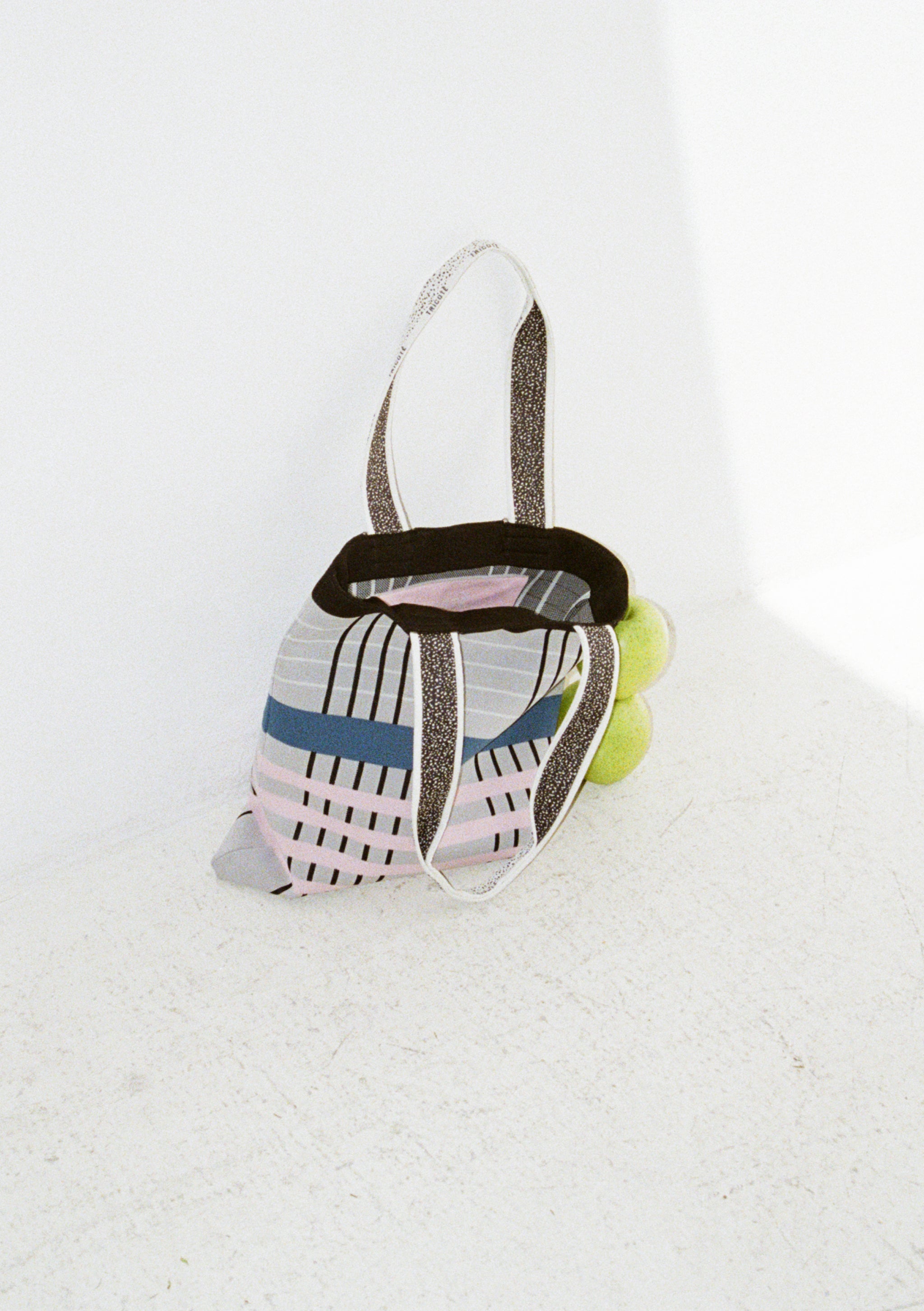 CHECK KNIT TOTE BAG