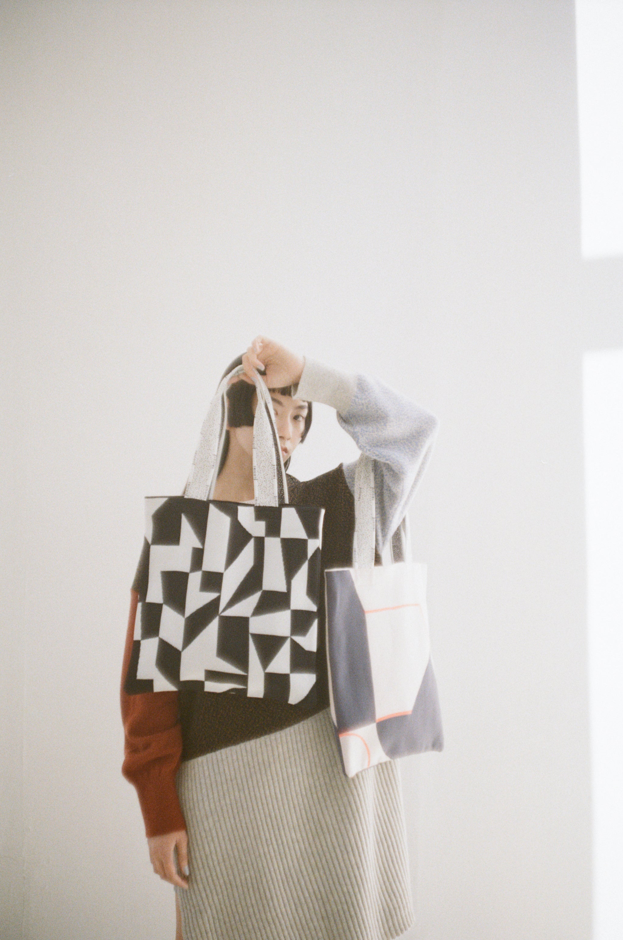 PUZZLE LINE KNIT TOTE BAG