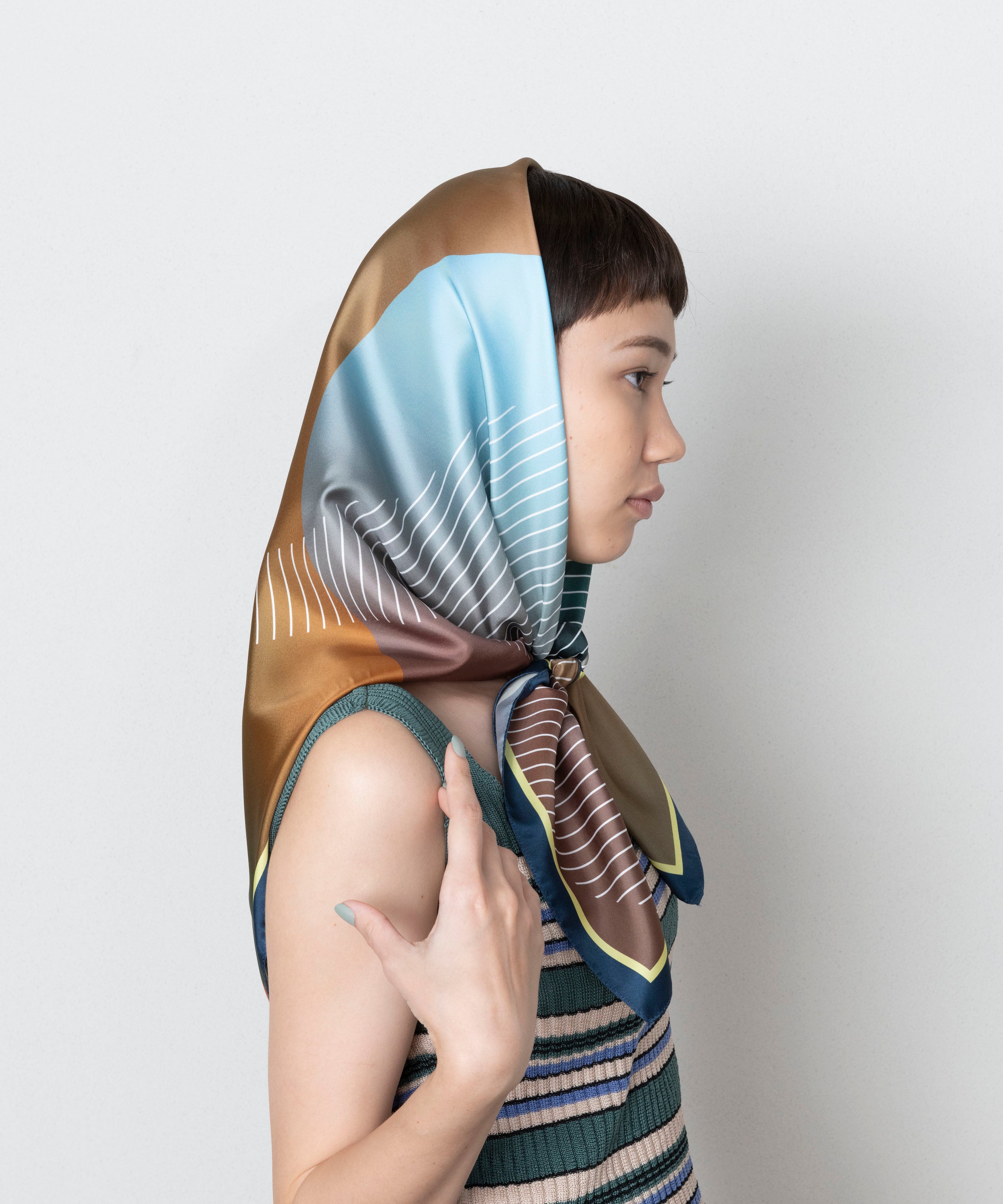 MOTION TEXTILE SCARF