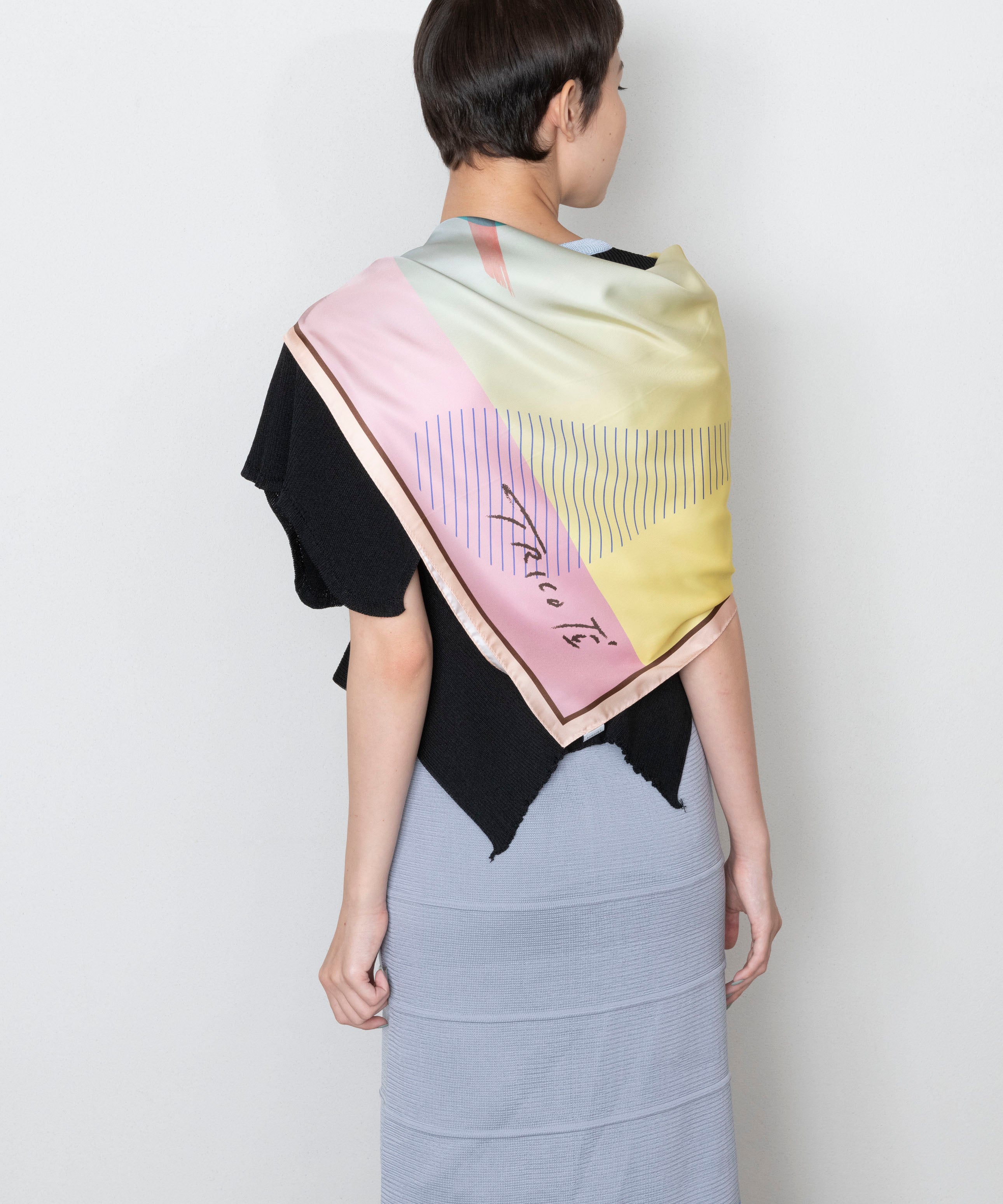 MOTION TEXTILE SCARF