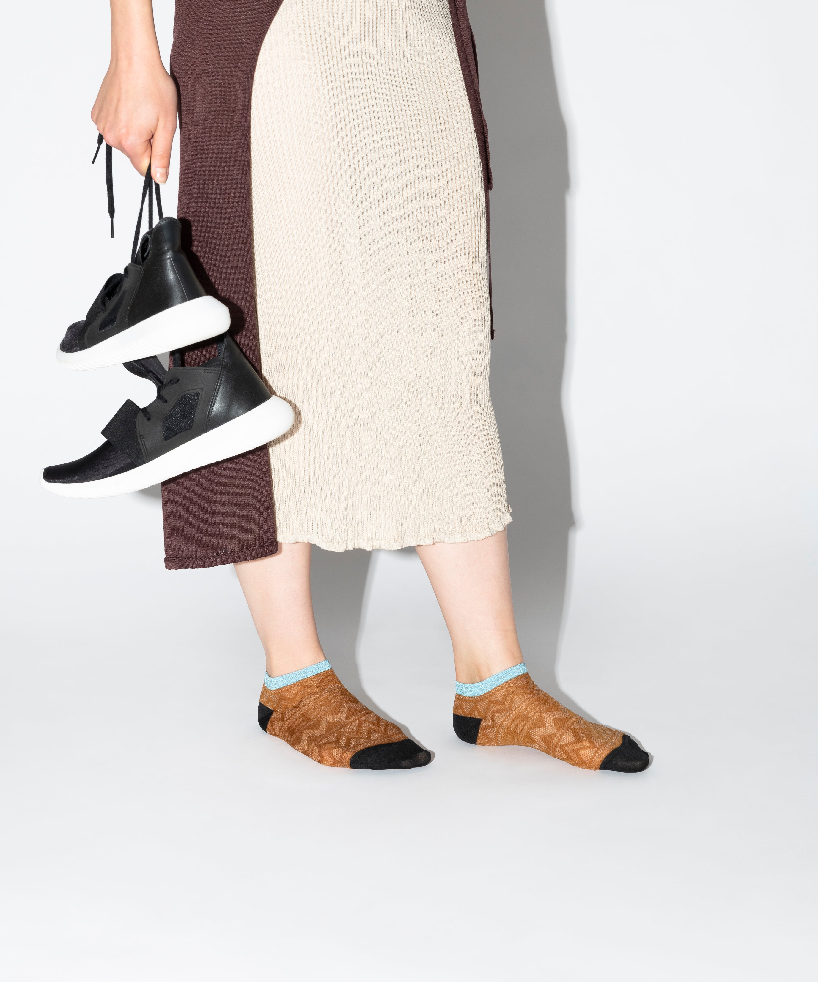 GEOMETRIC MESH SNEAKERS