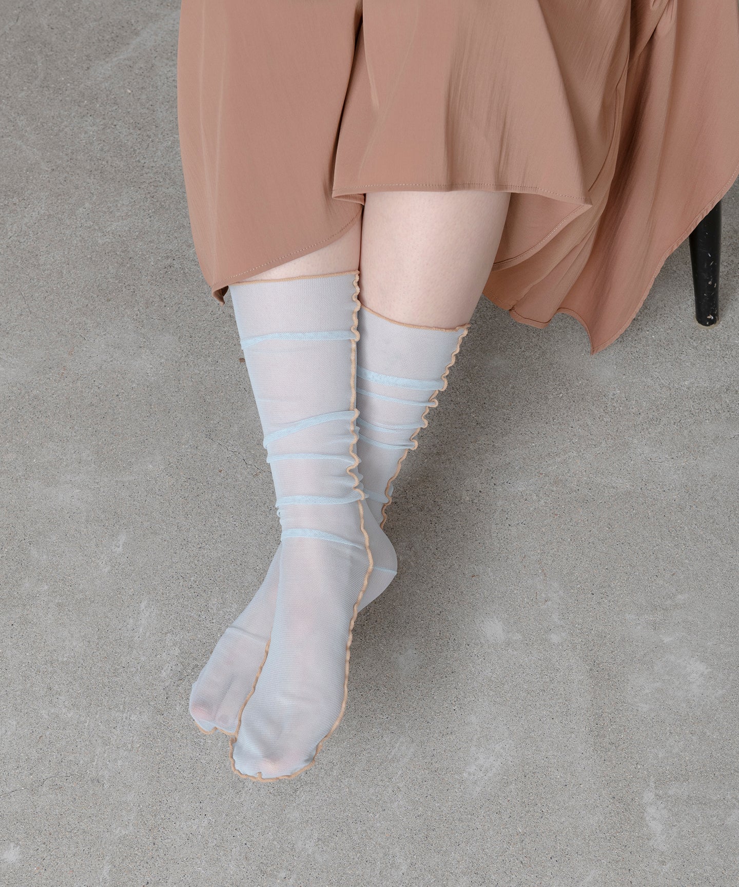 MELLOW TULLE HIGH SOCKS